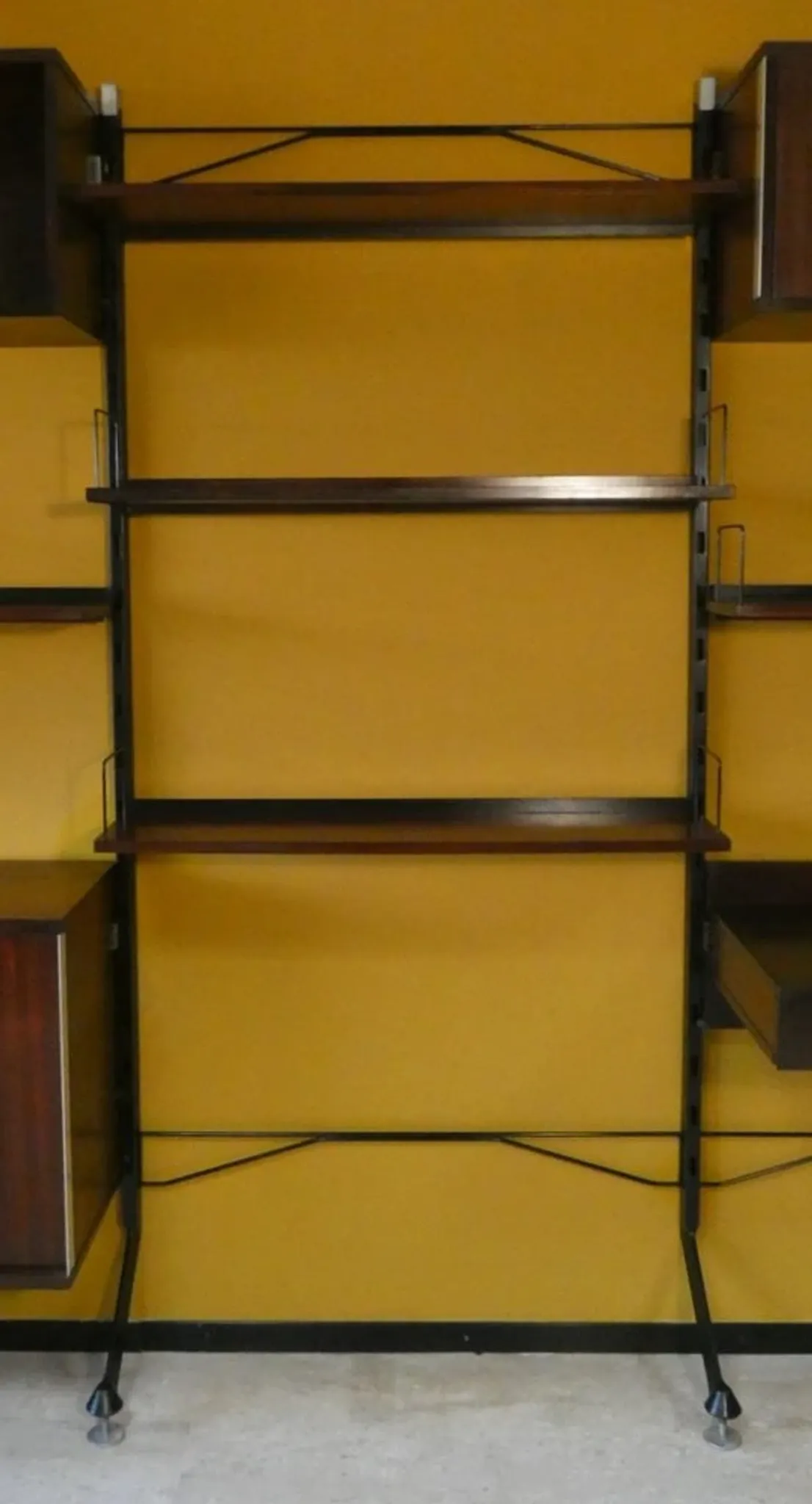 Modular library Urio in teak by Ico & Luisa Parisi for MIM, Rome, 1960s.