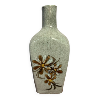 Handmade ceramic vase craft work