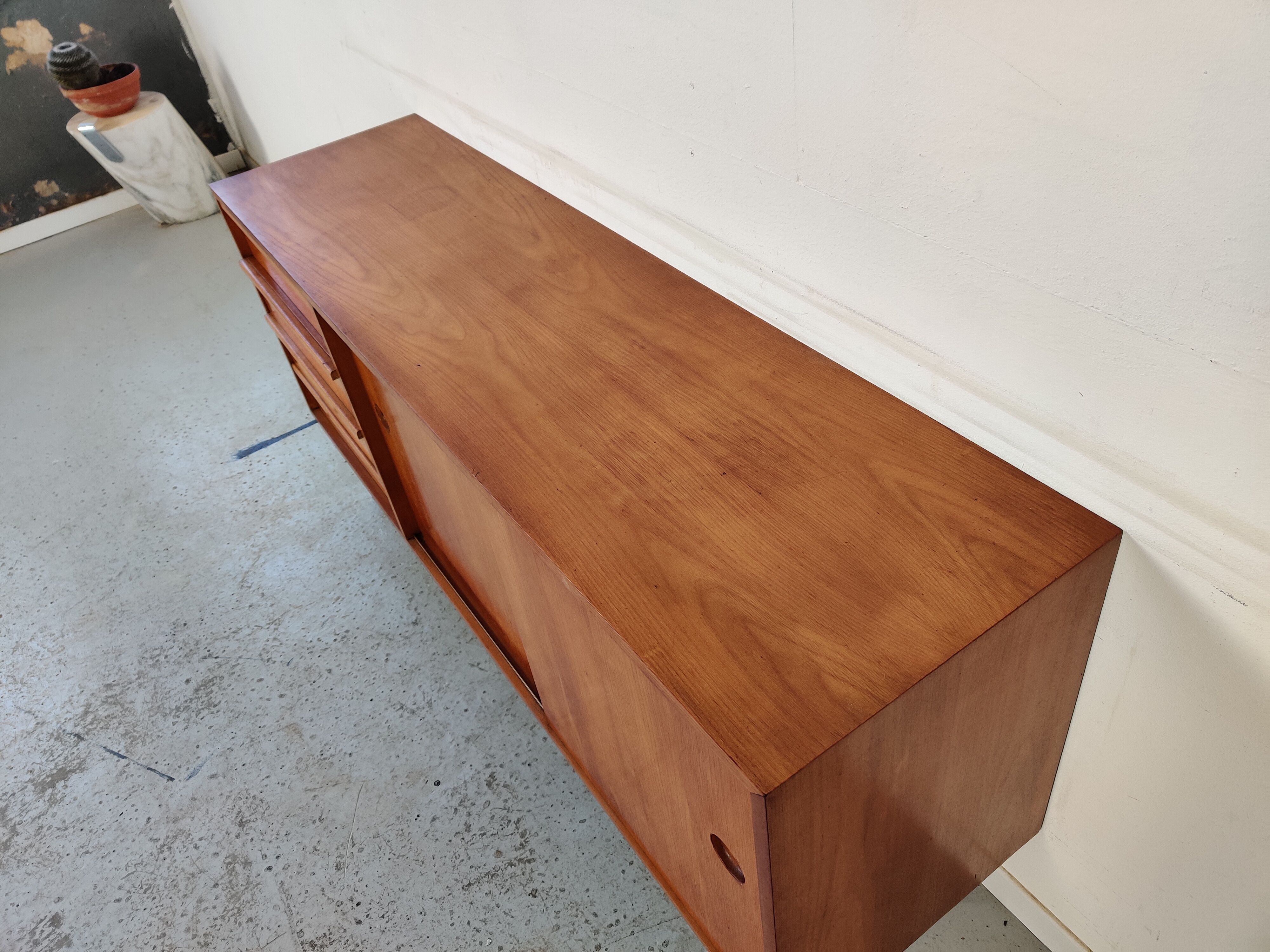 Scandinavian sideboard 60