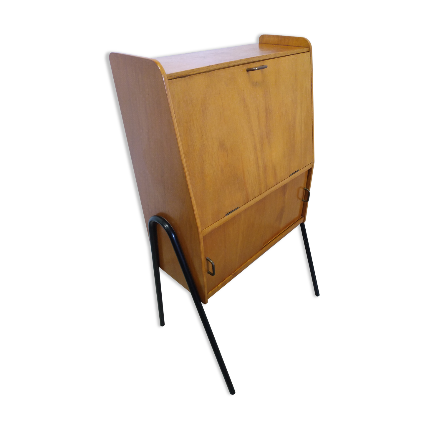 Scandinavian secretary