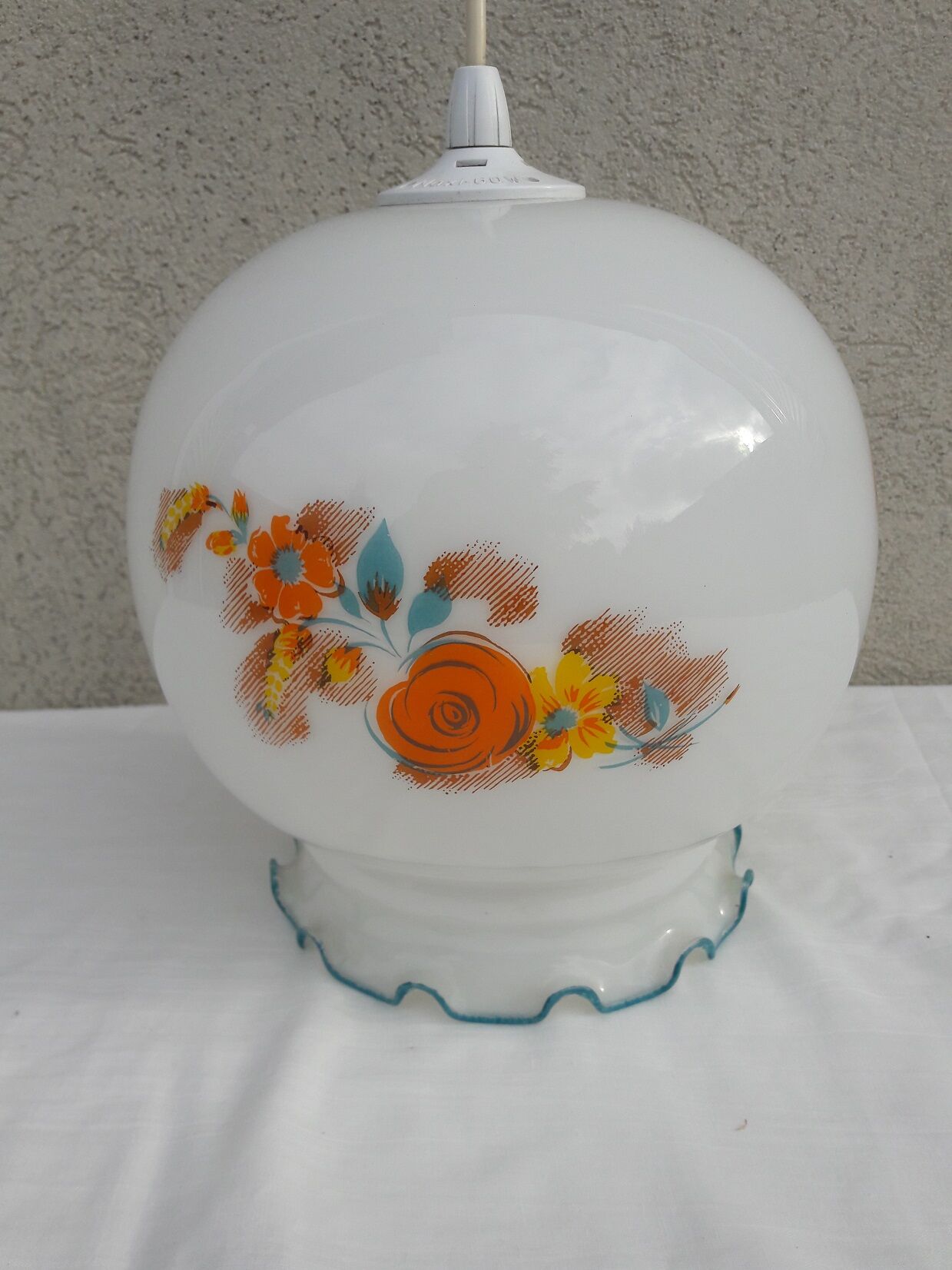 Suspension opaline