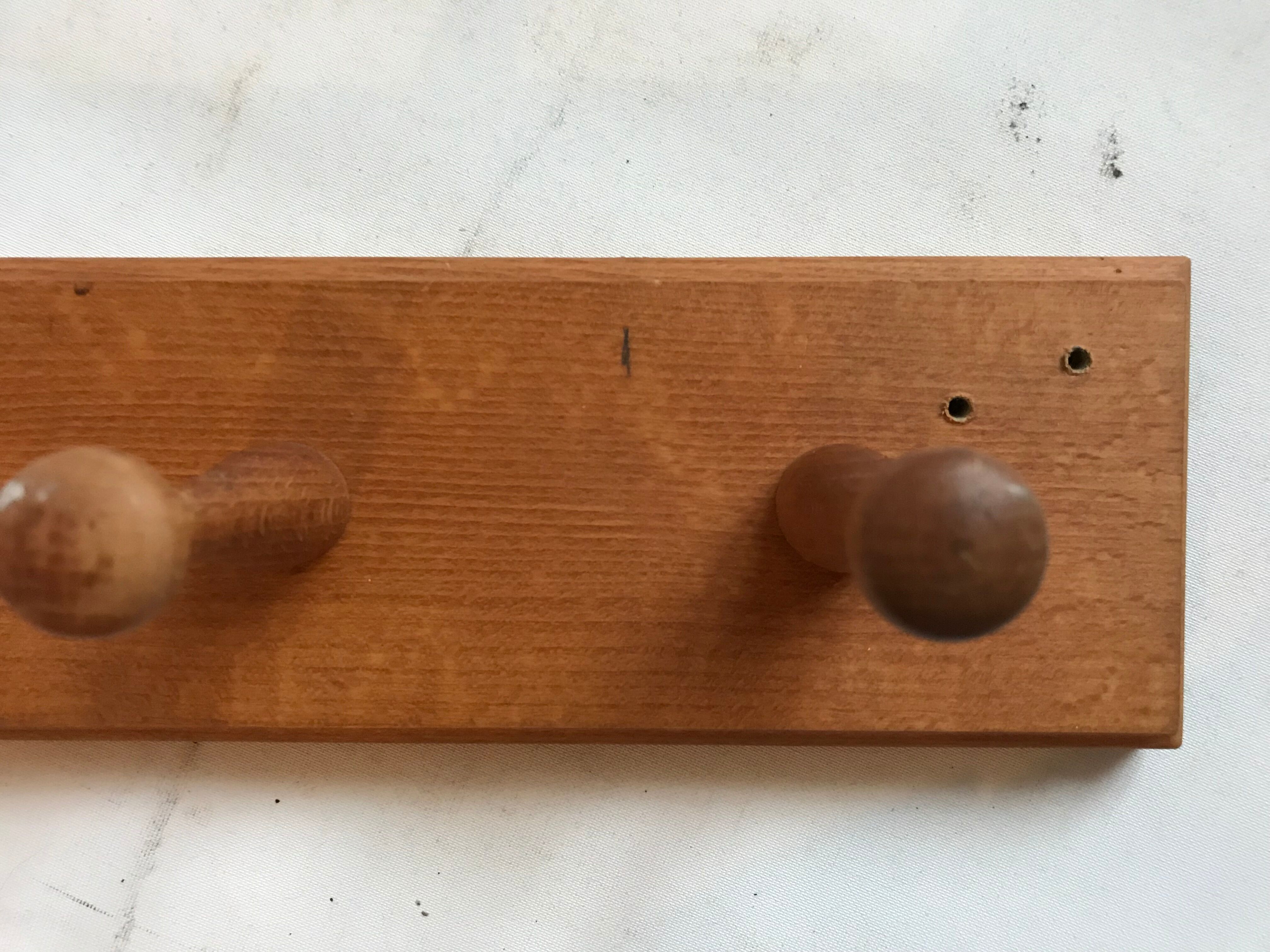 Coat rack in wood
