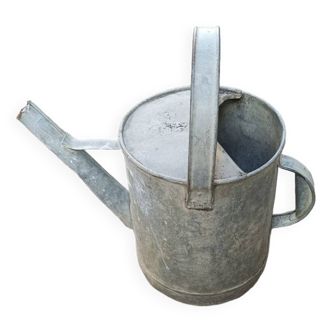 Zinc watering can