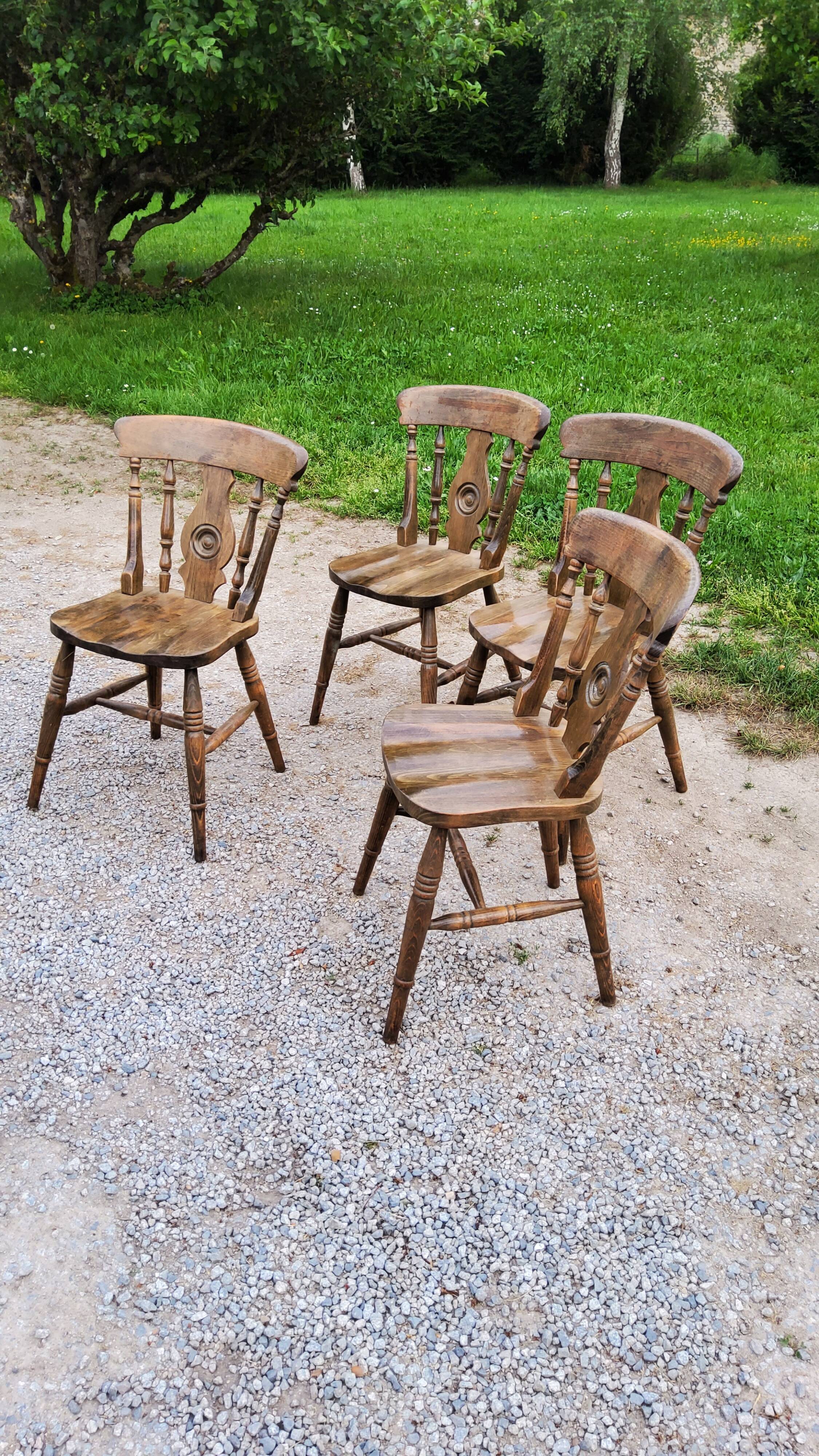 Set of 4 mountain style chairs from the 60s in beech