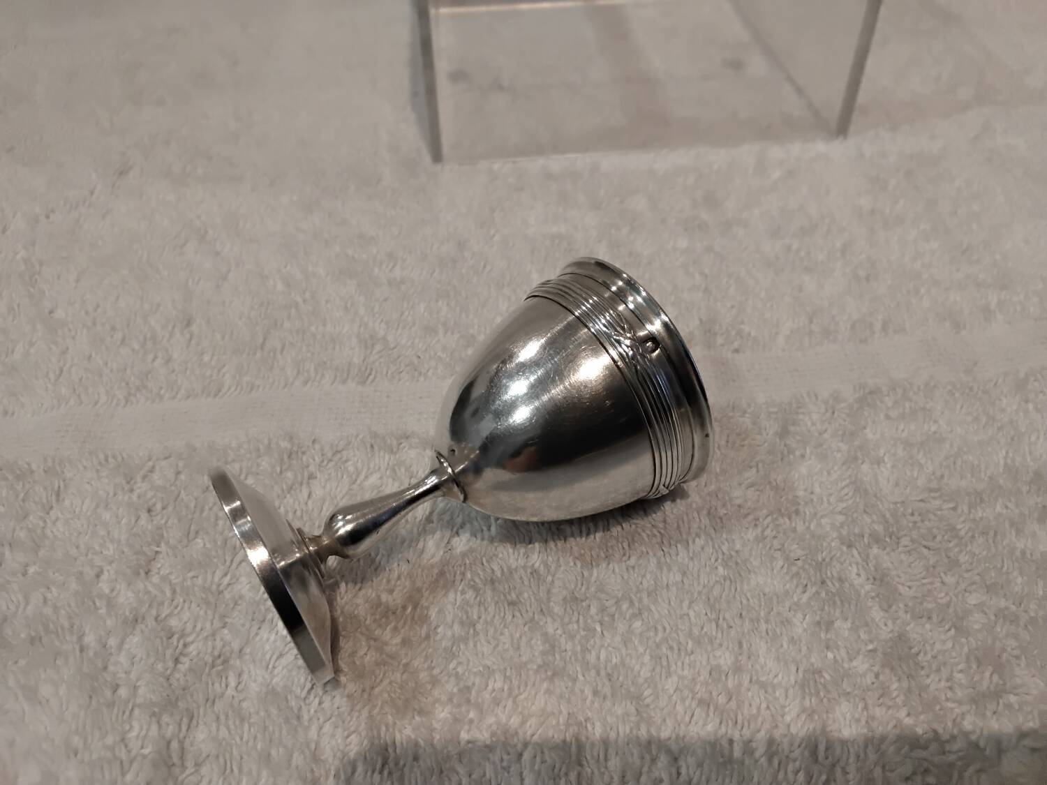 Louis XVI style silver egg cup (950) by Ernest Compere, Minerva design