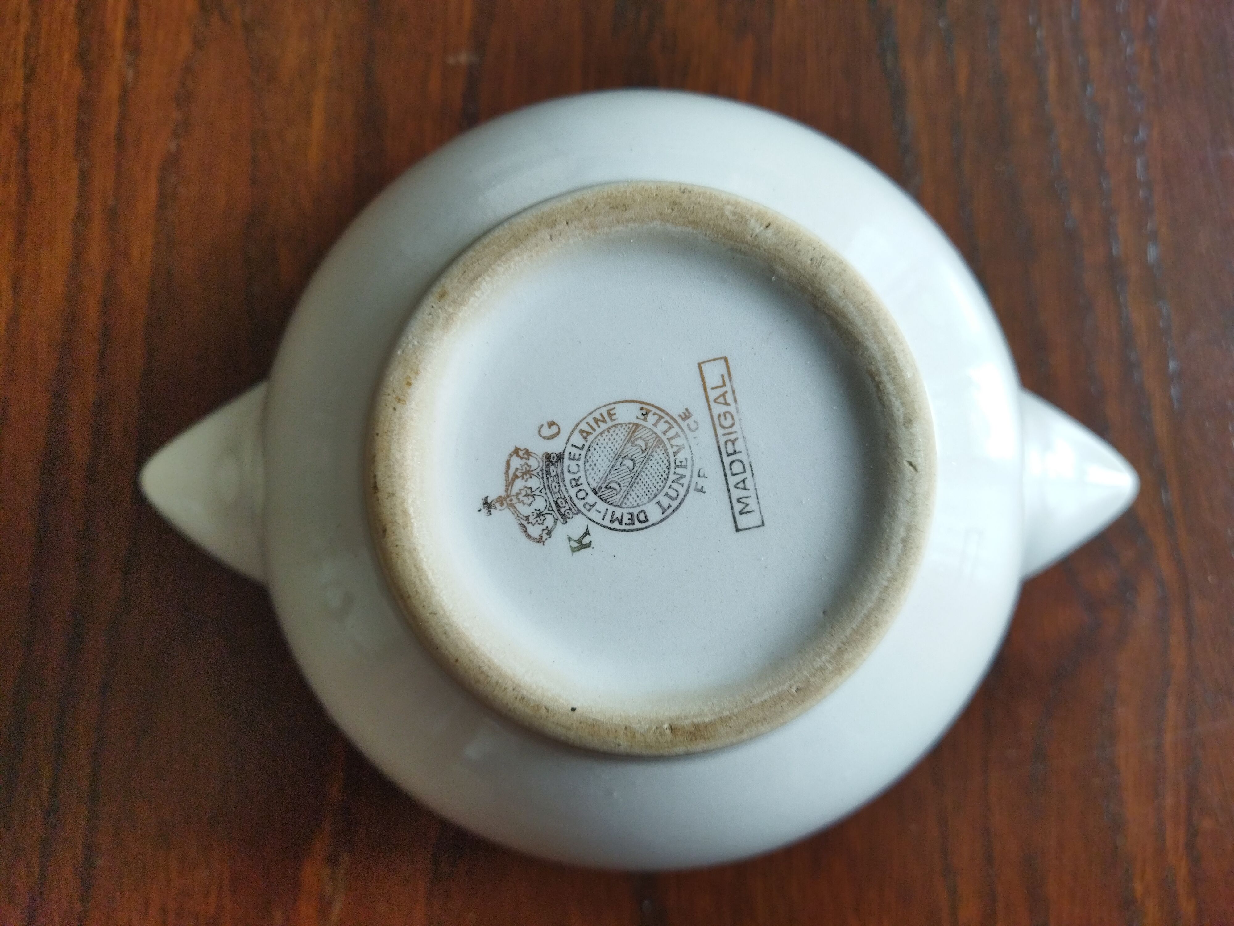 K&G Lunéville sauceboat, Madrigal model