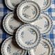 Lot de huit assiettes terre de fer