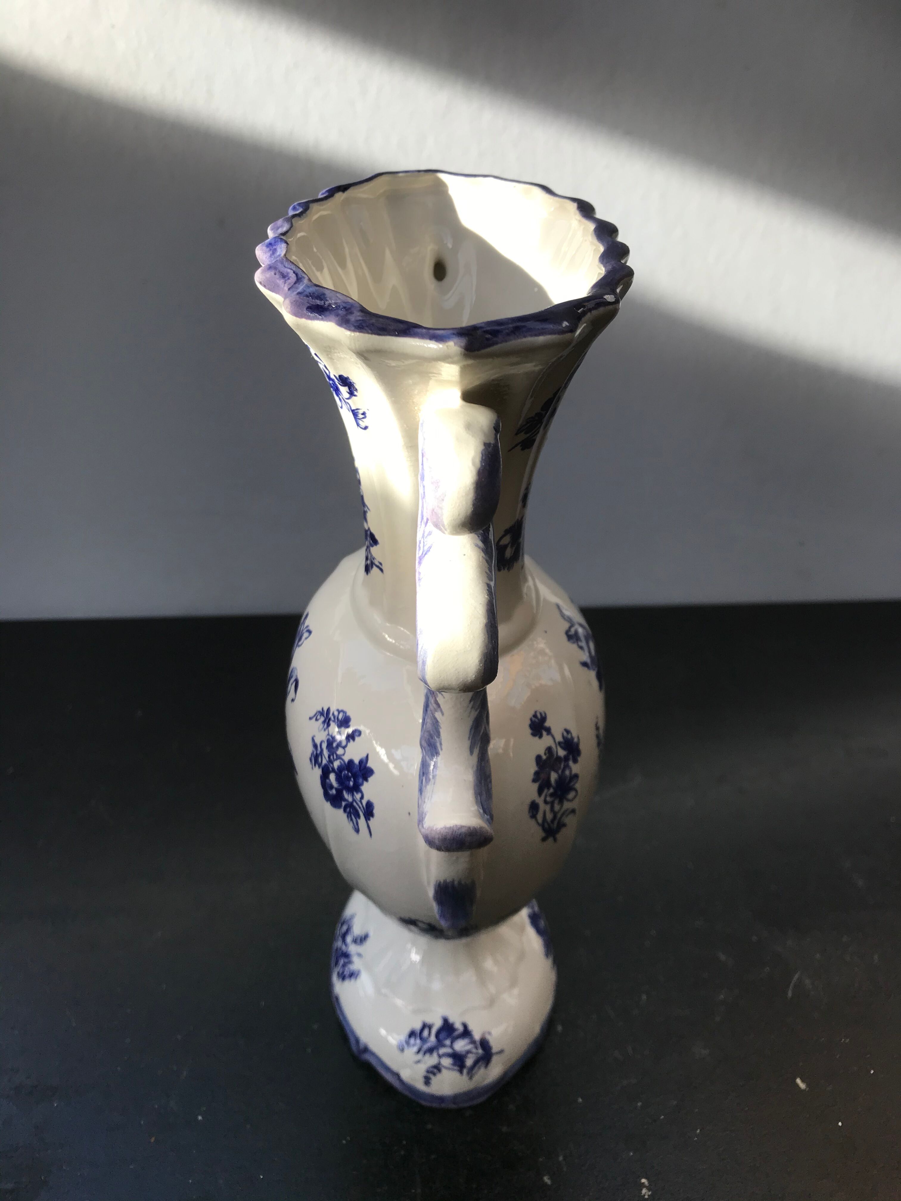 Vase capodimonte céramique blanche décor bleu vintage