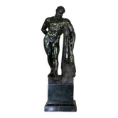 D’après l’Hercule Farnèse, sculpture en marbre serpentine, souvenir du Grand Tour