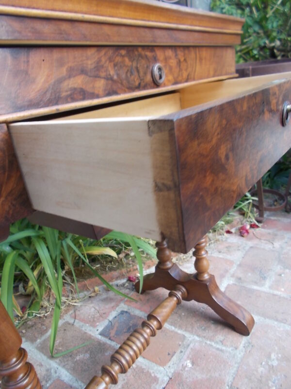 Table d'appoint travailleuse coiffeuse en noyer