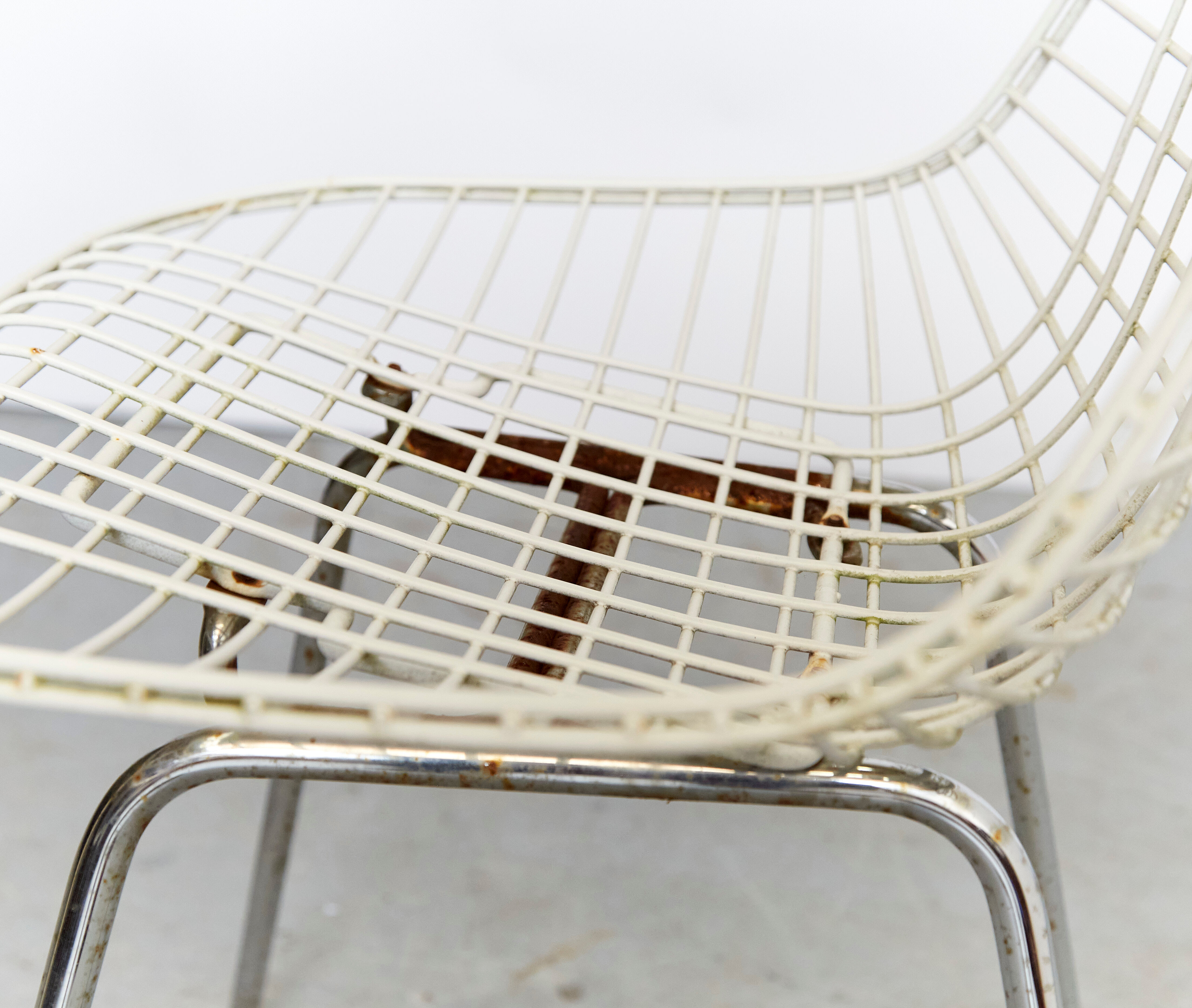DKR Wire Dining Chairs by Charles & Ray Eames for Herman Miller