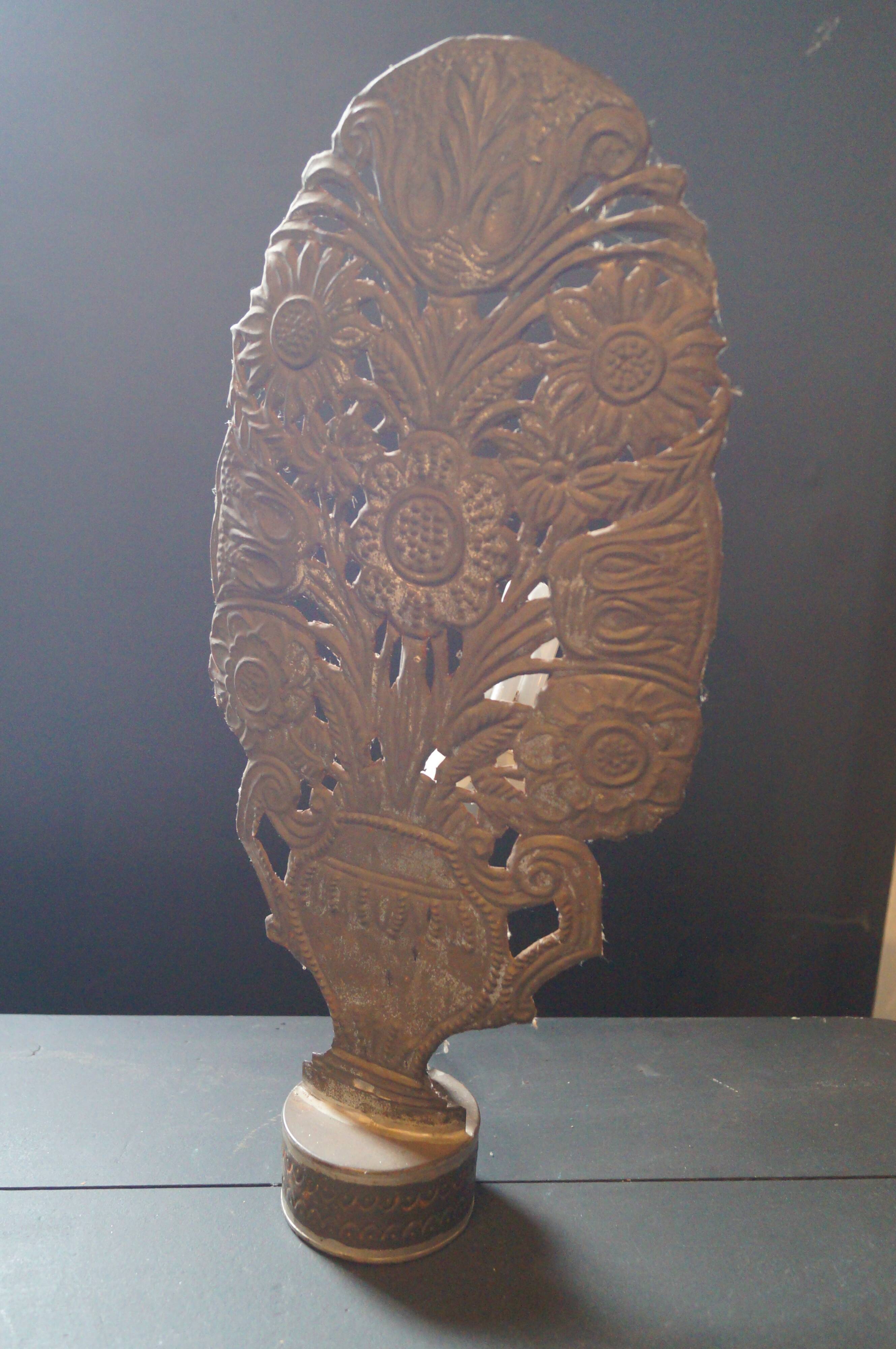 Metal lamp pushed back 1900