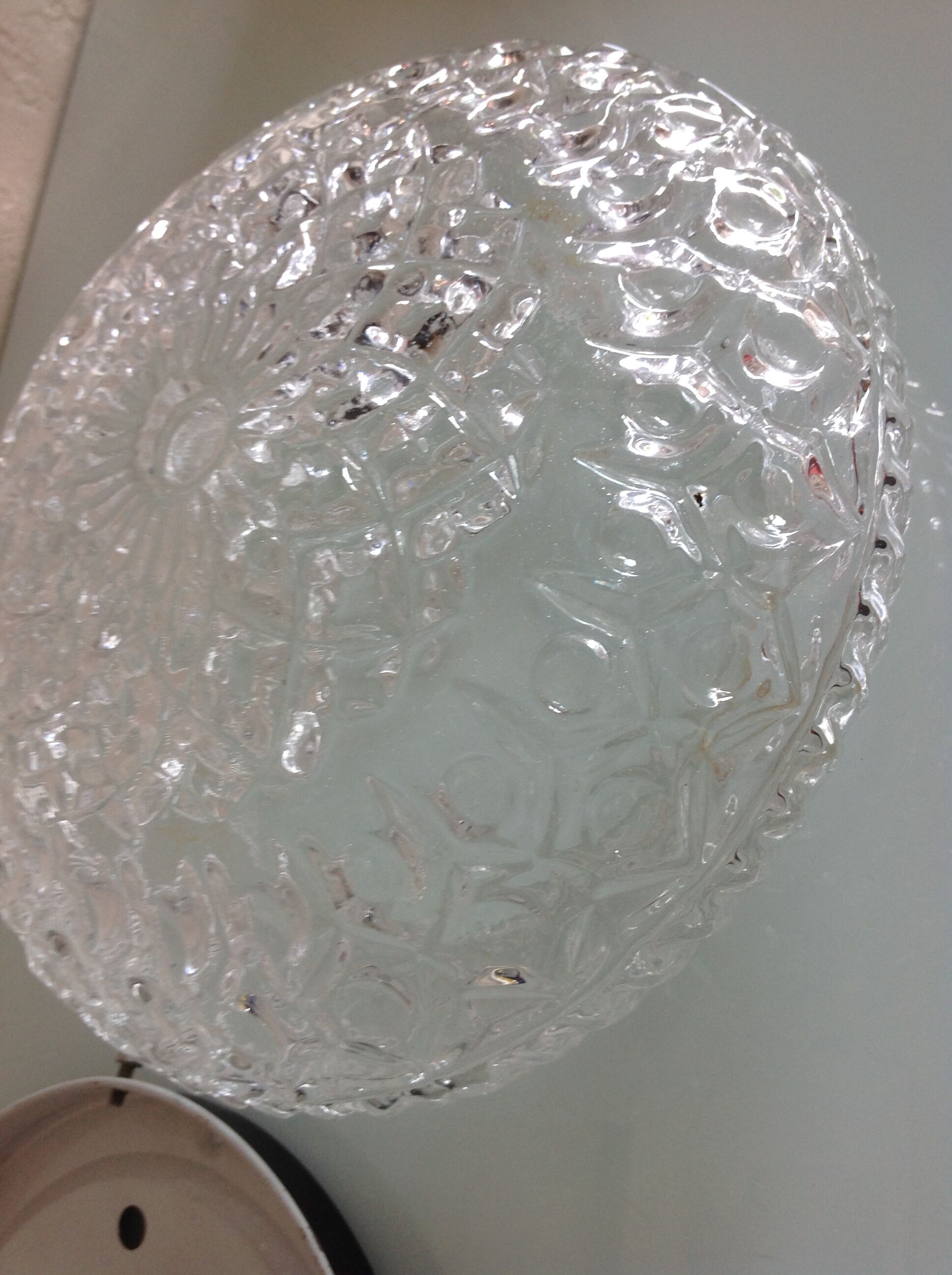 Half-moonized structured glass 60/70