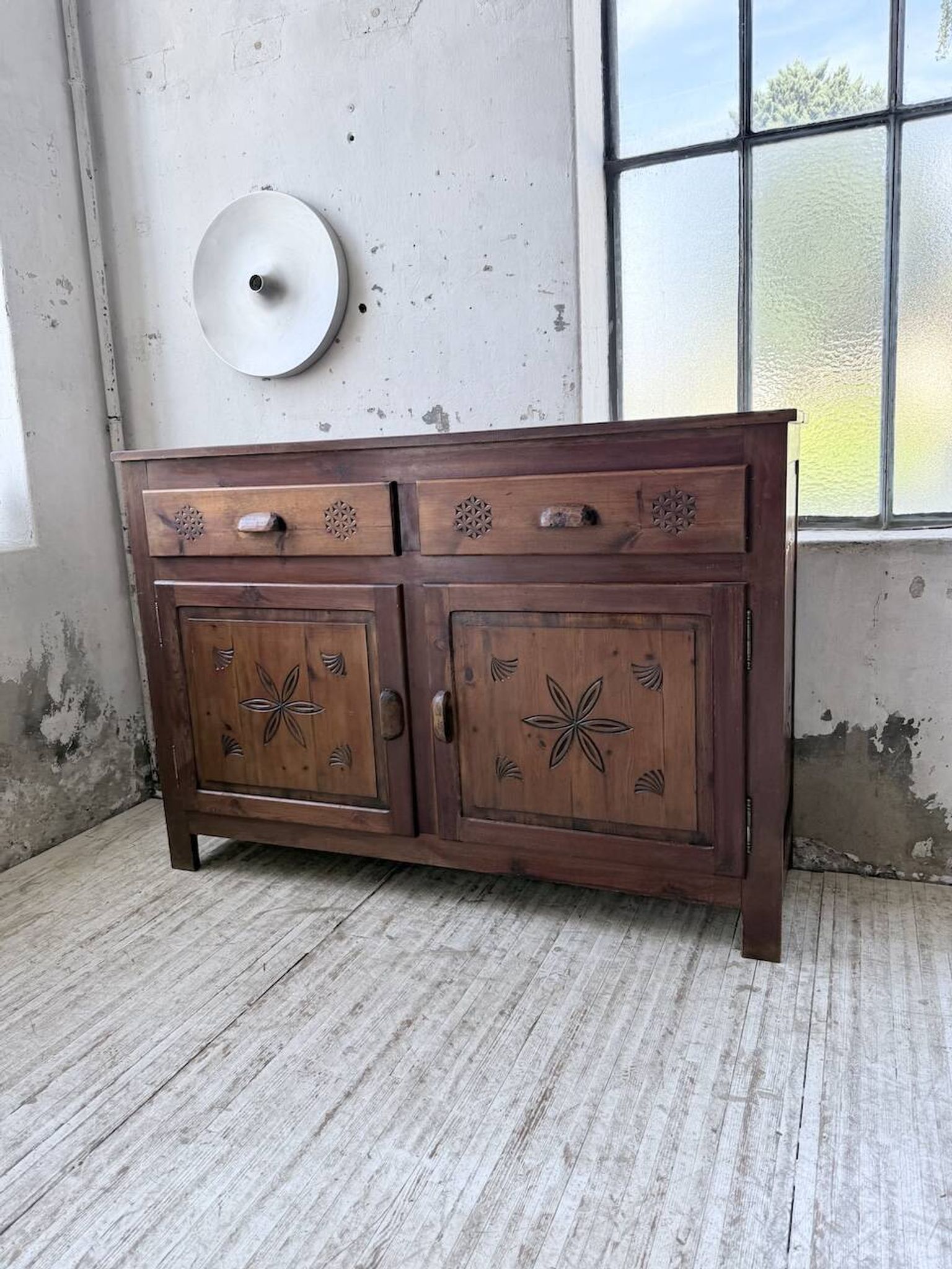 Meuble de rangement confiturier art populaire savoyard 1950