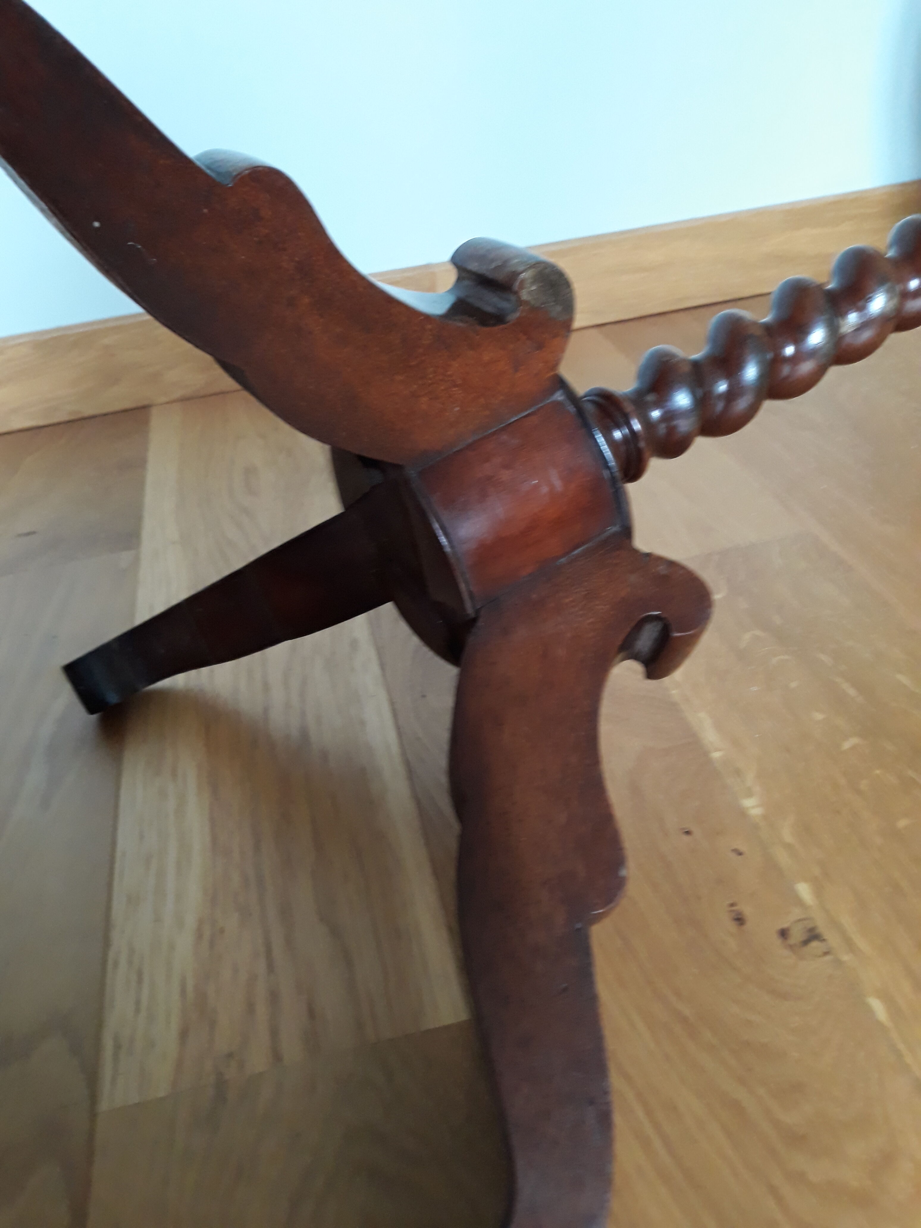Solid wood side table with spiral base