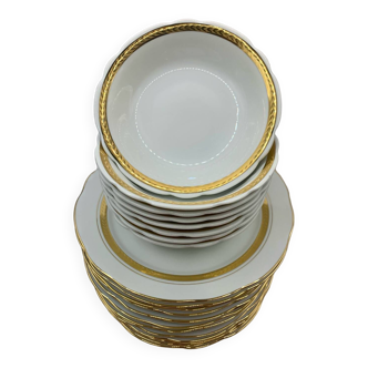 Service of porcelain dessert plates of underline and real CD porcelain dome