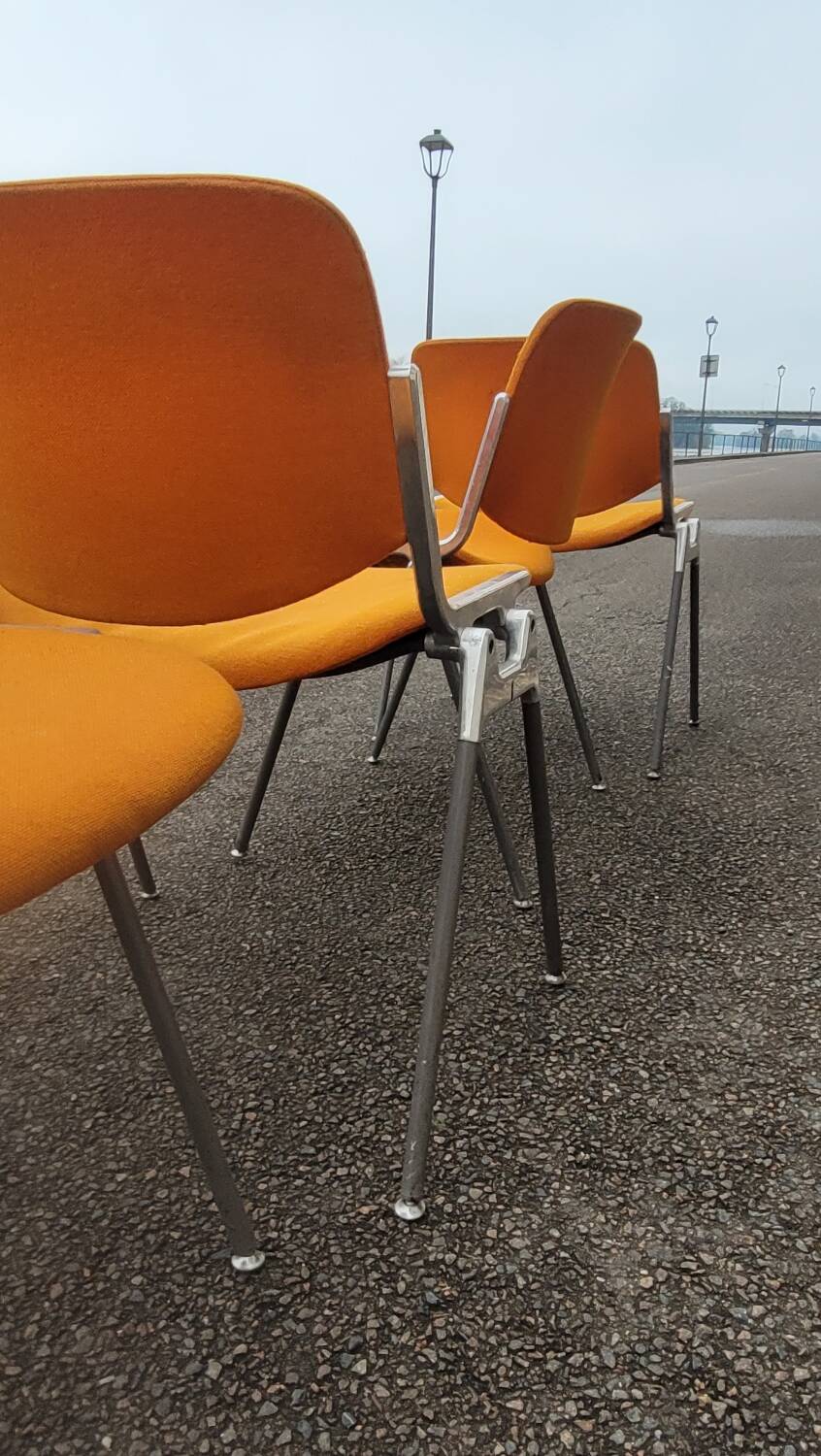 Series of 4 DSC chairs by Giancarlo Piretti for Anomina Castelli design