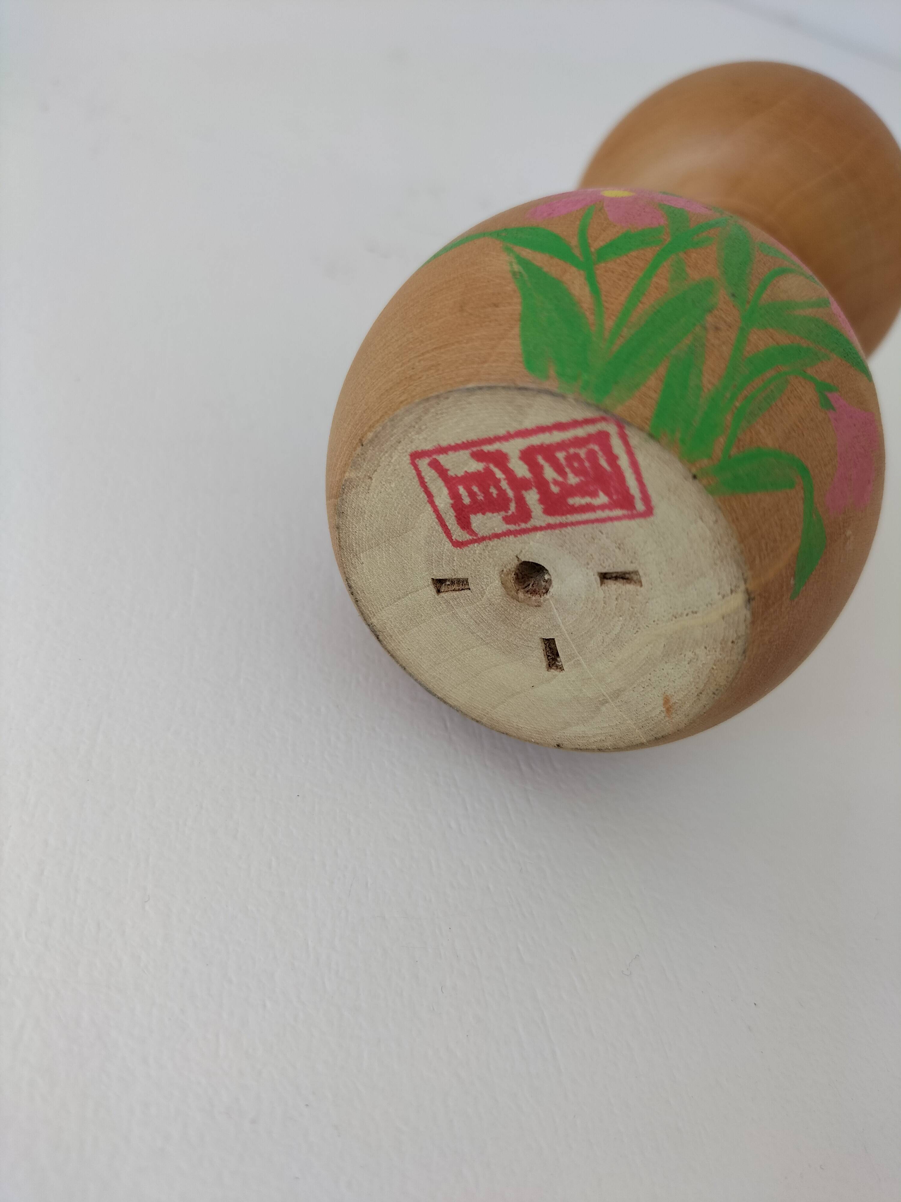 Kokeshi japonaise vintage Ōkura – anneau mobile
