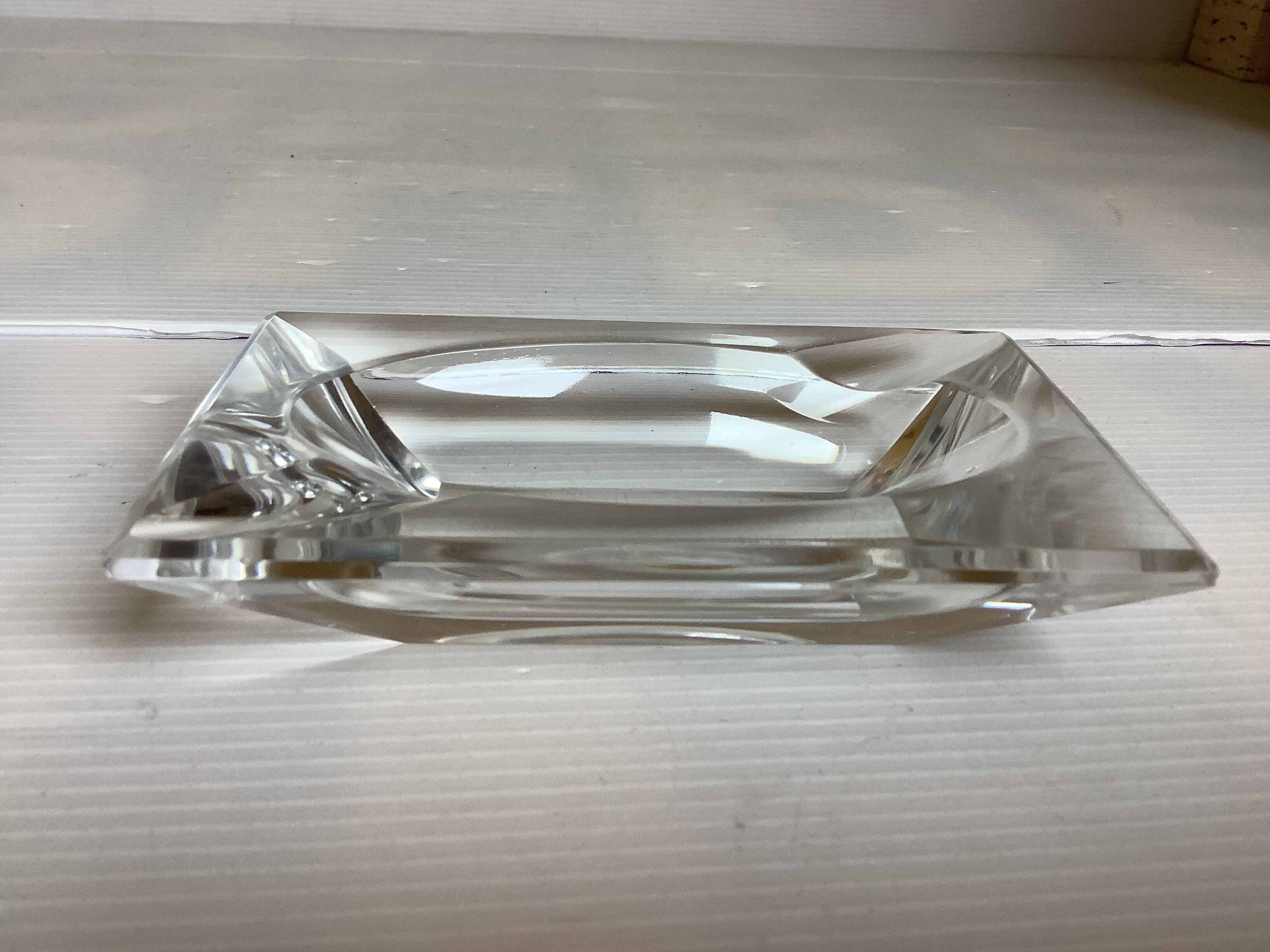 Individual rectangular ashtray