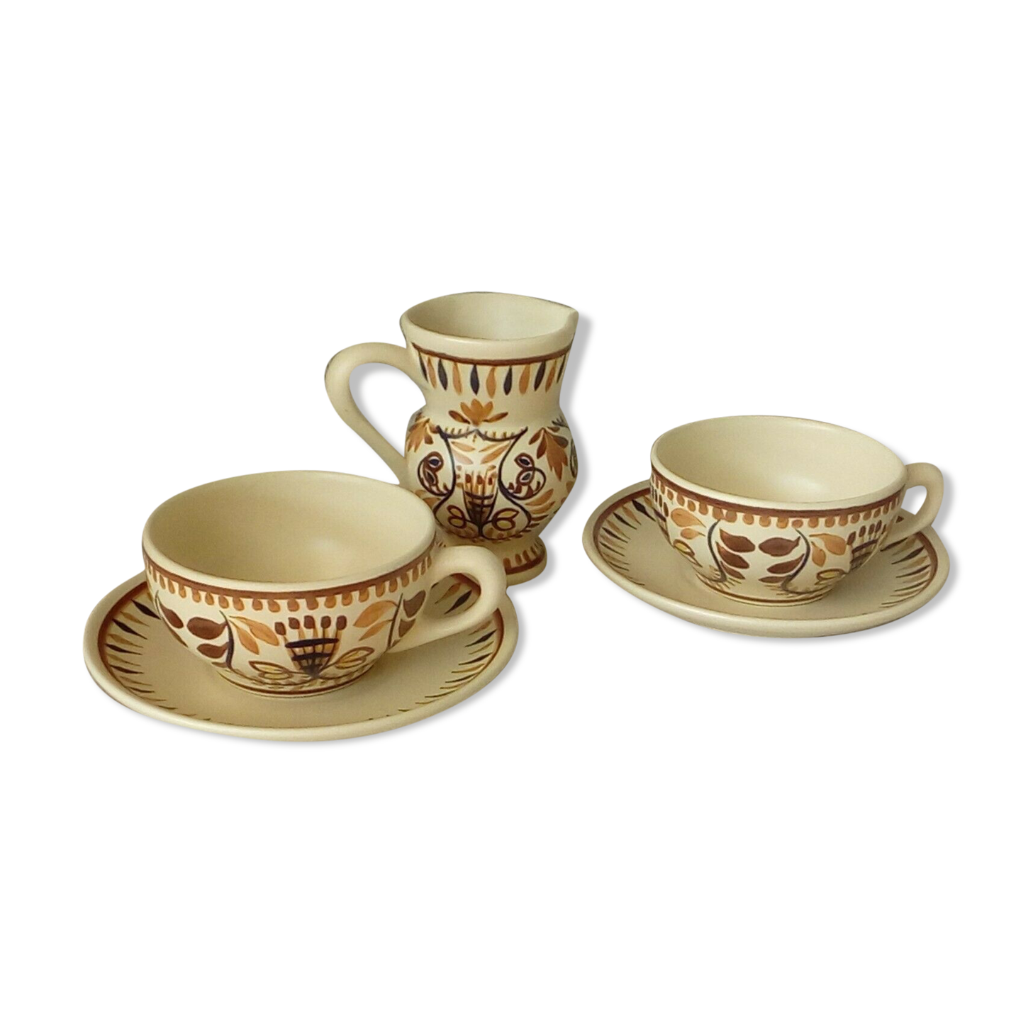 2 cups of chocolate lunch and faience henriot quimper milk jar