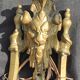 Series d e 3 applied in bronze/lion's head