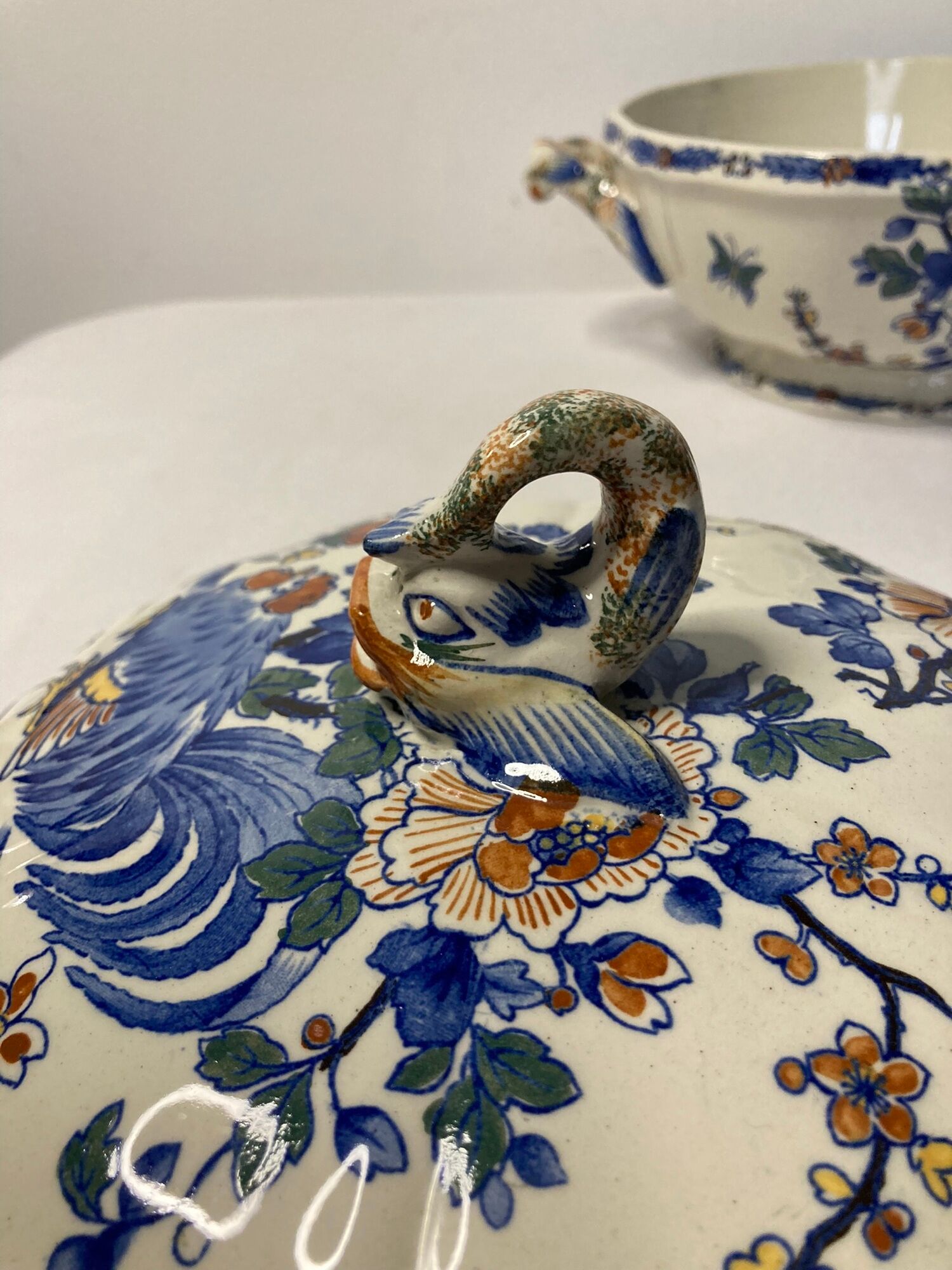 Old soup pot faience GIEN decoration to the rooster early twentieth century