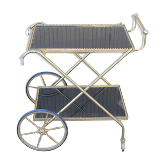 Rolling serving table