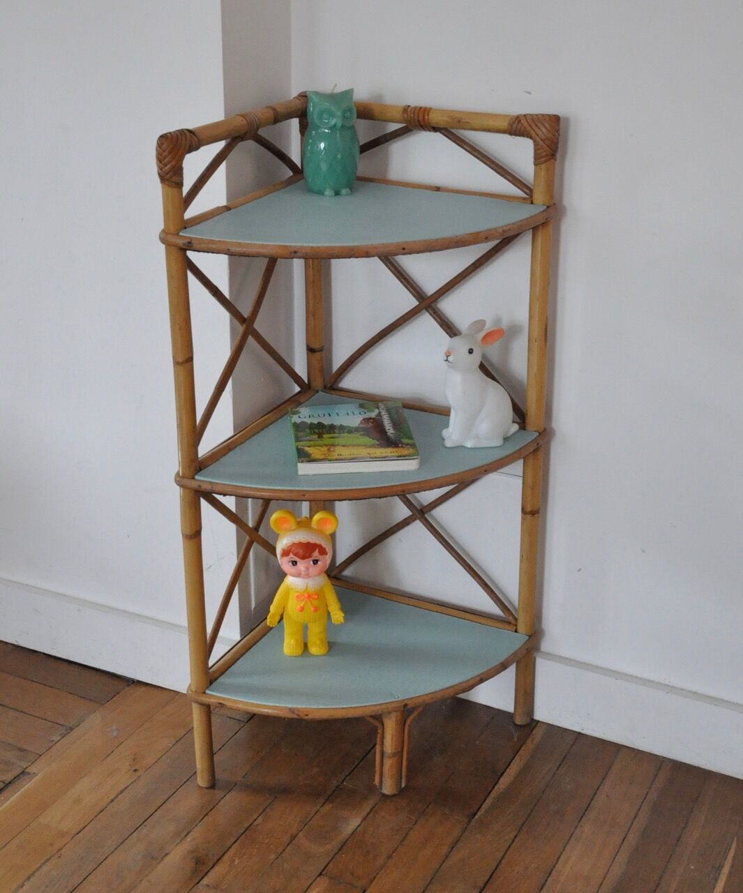 Corner Wicker shelf