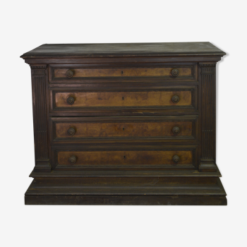 Italian chest of drawers