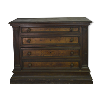 Italian chest of drawers