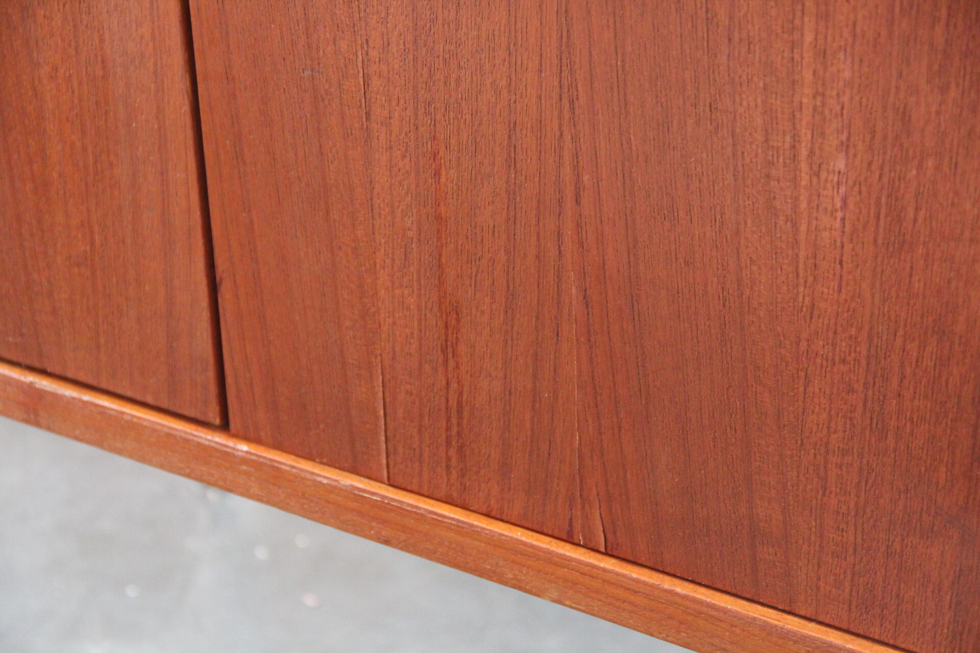 Large teak buffet thread