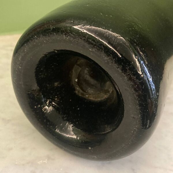 Bouteille ancienne 18ème en verre soufflé