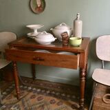 Business showcase table