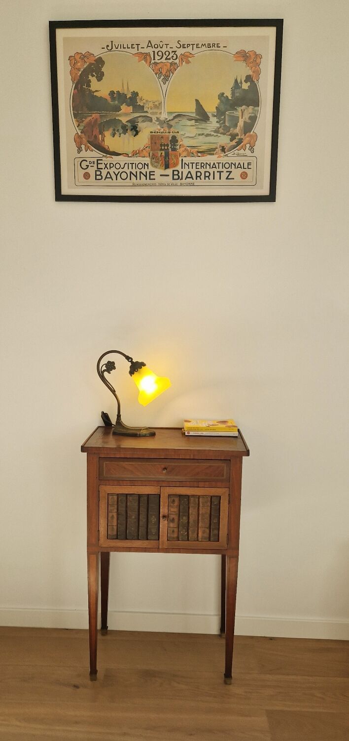 Art Nouveau style lamp