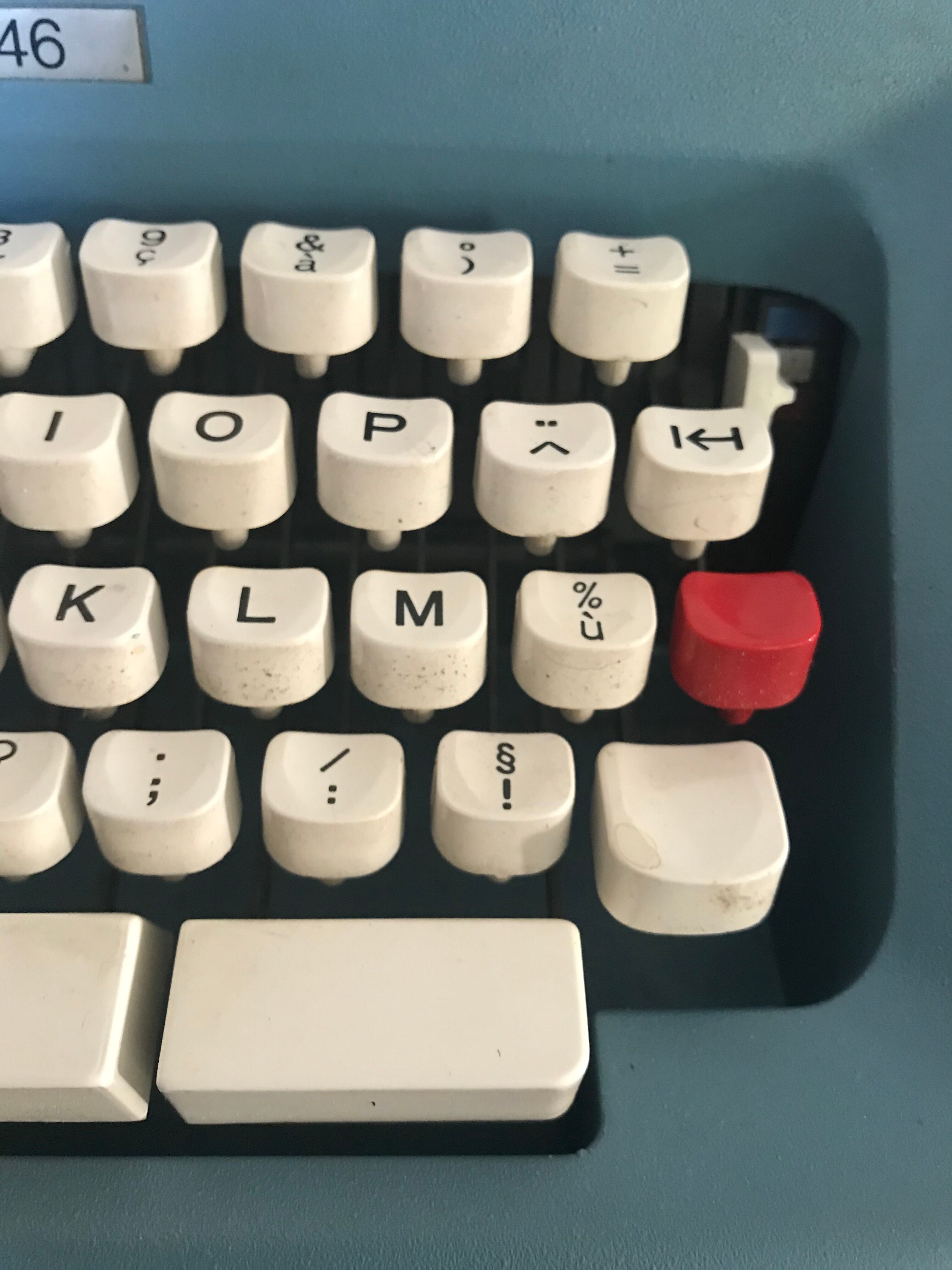 70's Olivetti Studio 46 typewriter