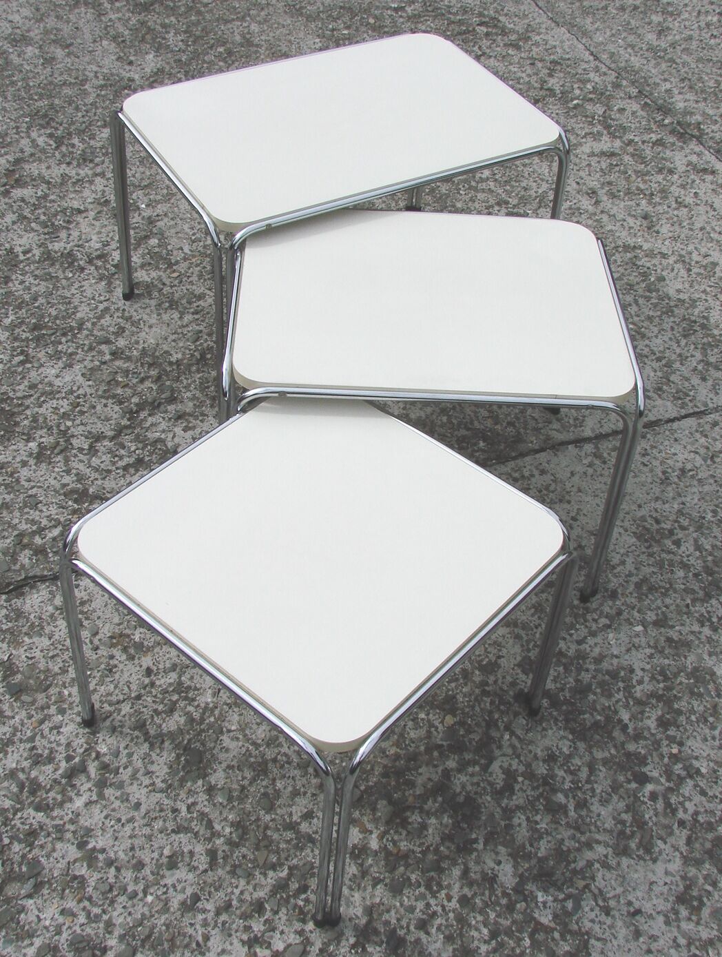 Set of 3 tables, 1970s
