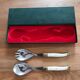Laguiole salad service in its box – 2 pieces (White & Stainless Steel)