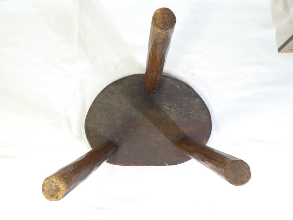 Wooden tripod 50