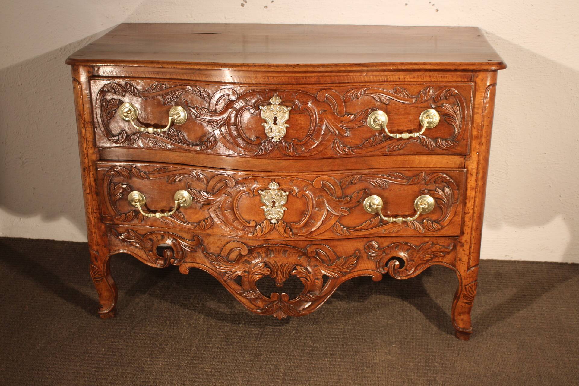 18th century Arlesian chest of drawers