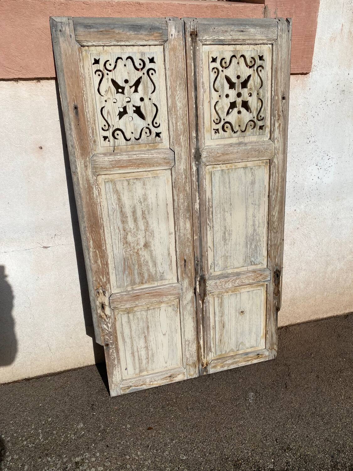 Pair of decorative shutters