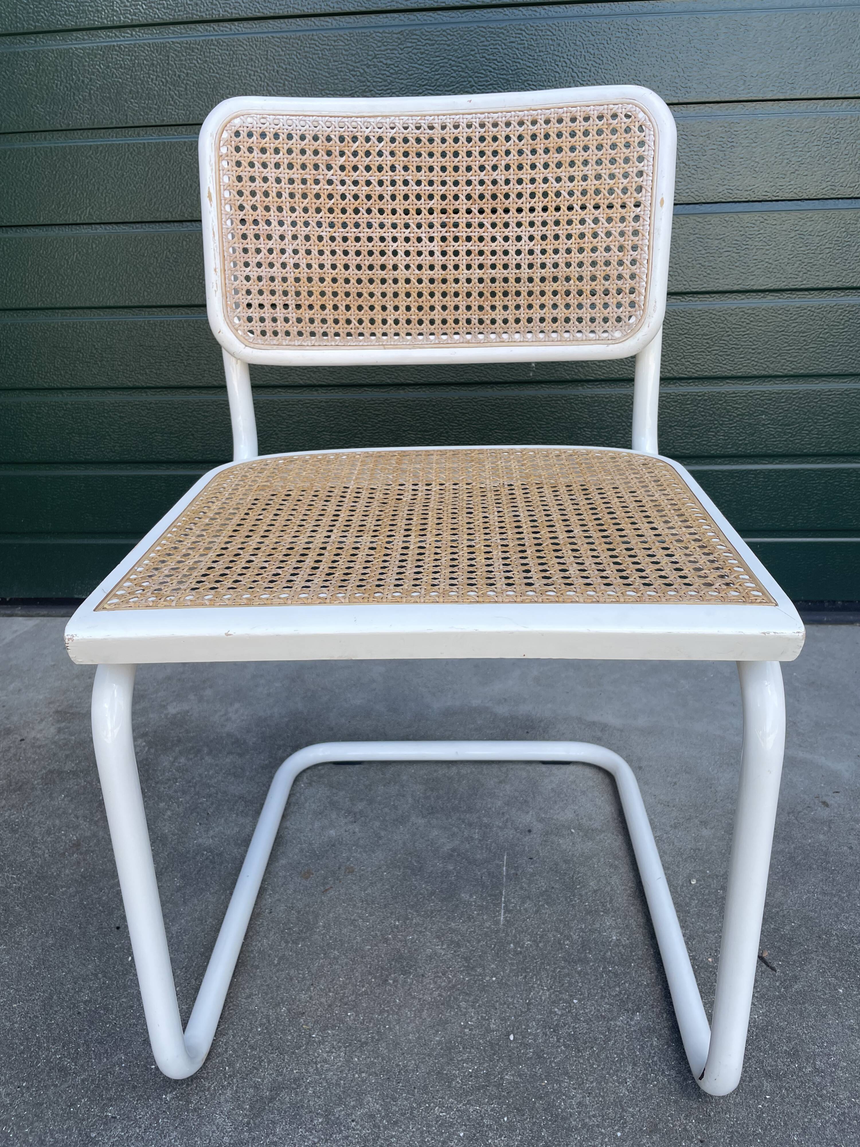 Set of 4 Cesca b32 model chairs in white by Marcel Breuer