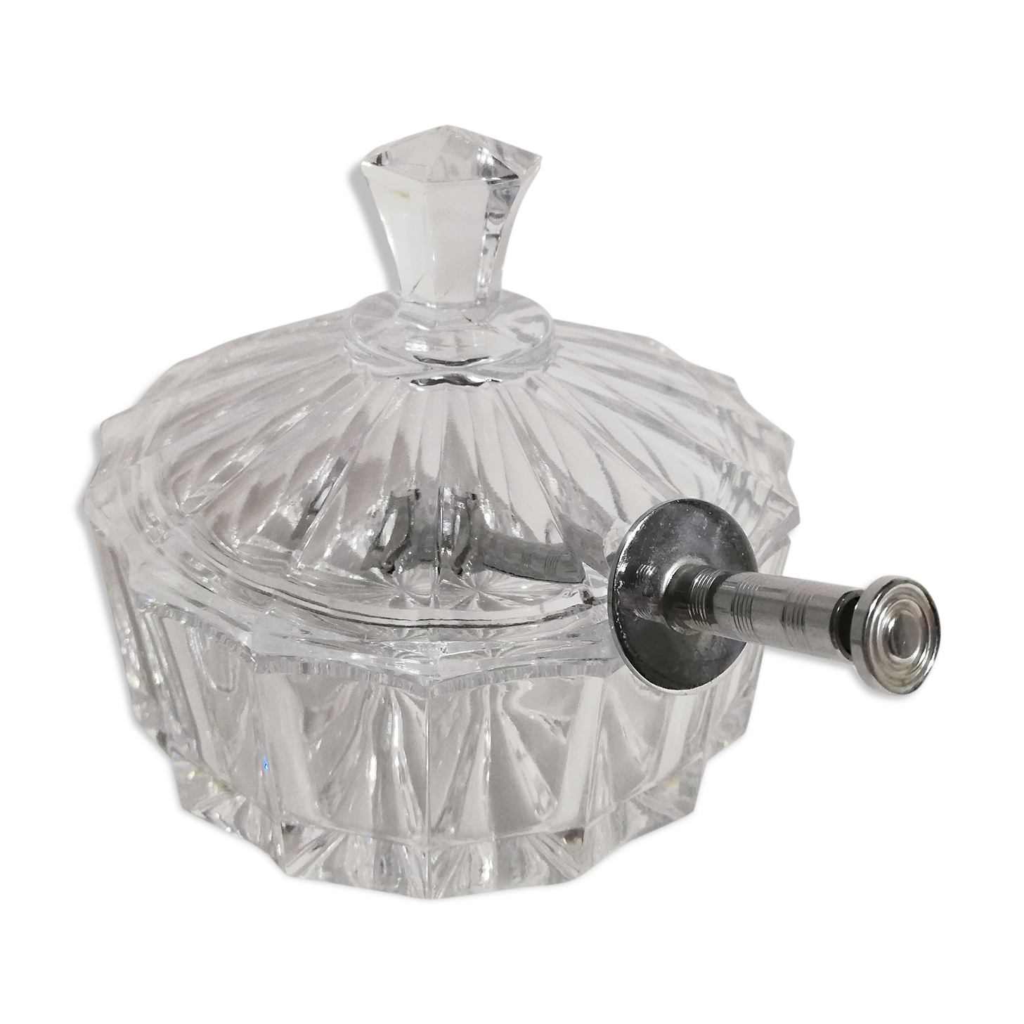 Crystal sugar - its serving clamp