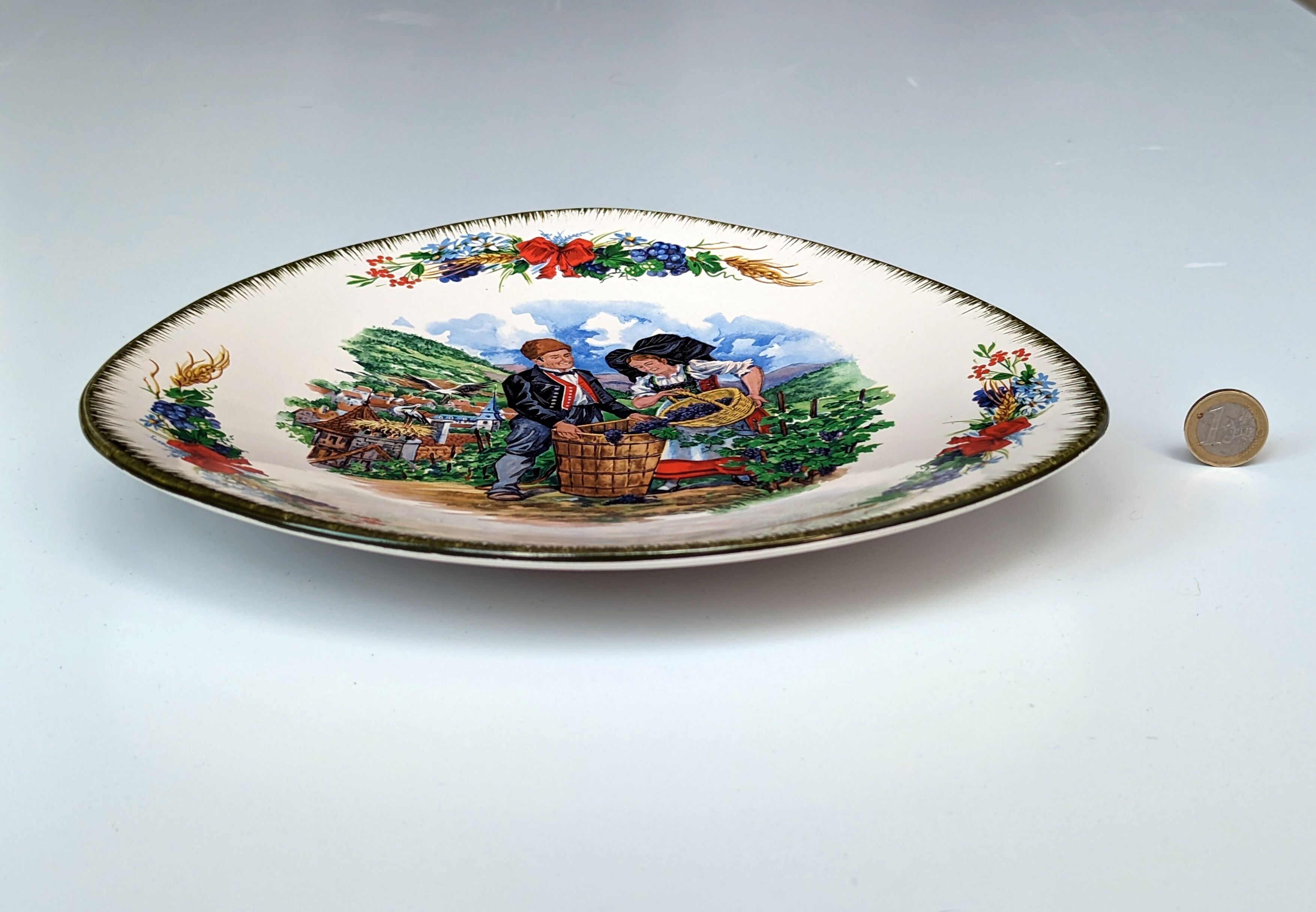 Plate, Wall lamp - Keller & Guérin Luneville - Earthenware - Alsace / Harvest / Riquewihr