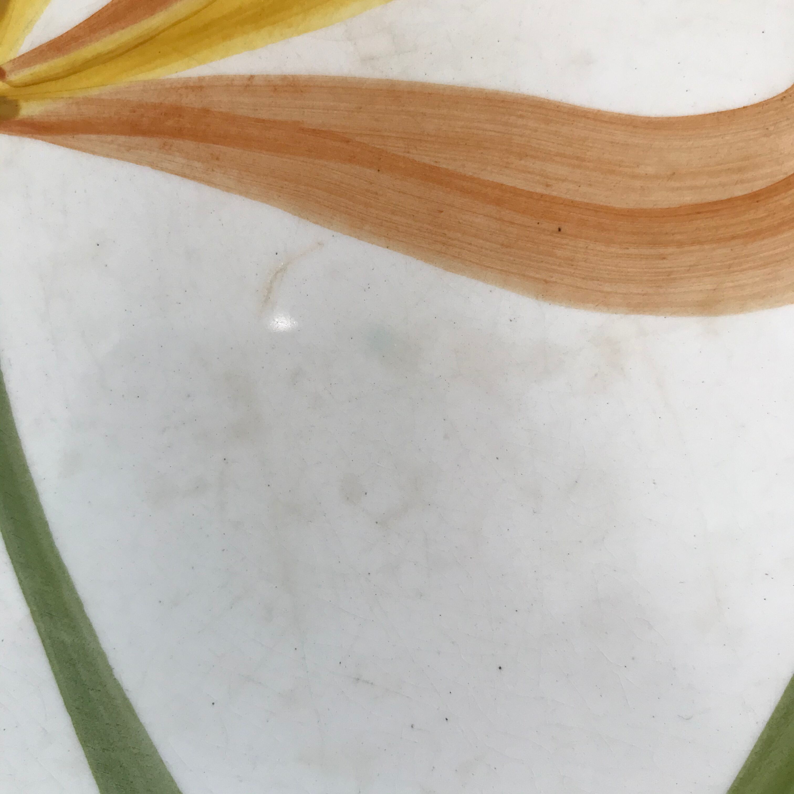 Floral pattern plate