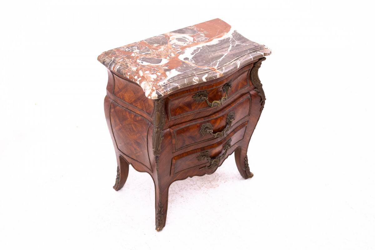Paire de tables de chevet/commodes, France, vers 1920.