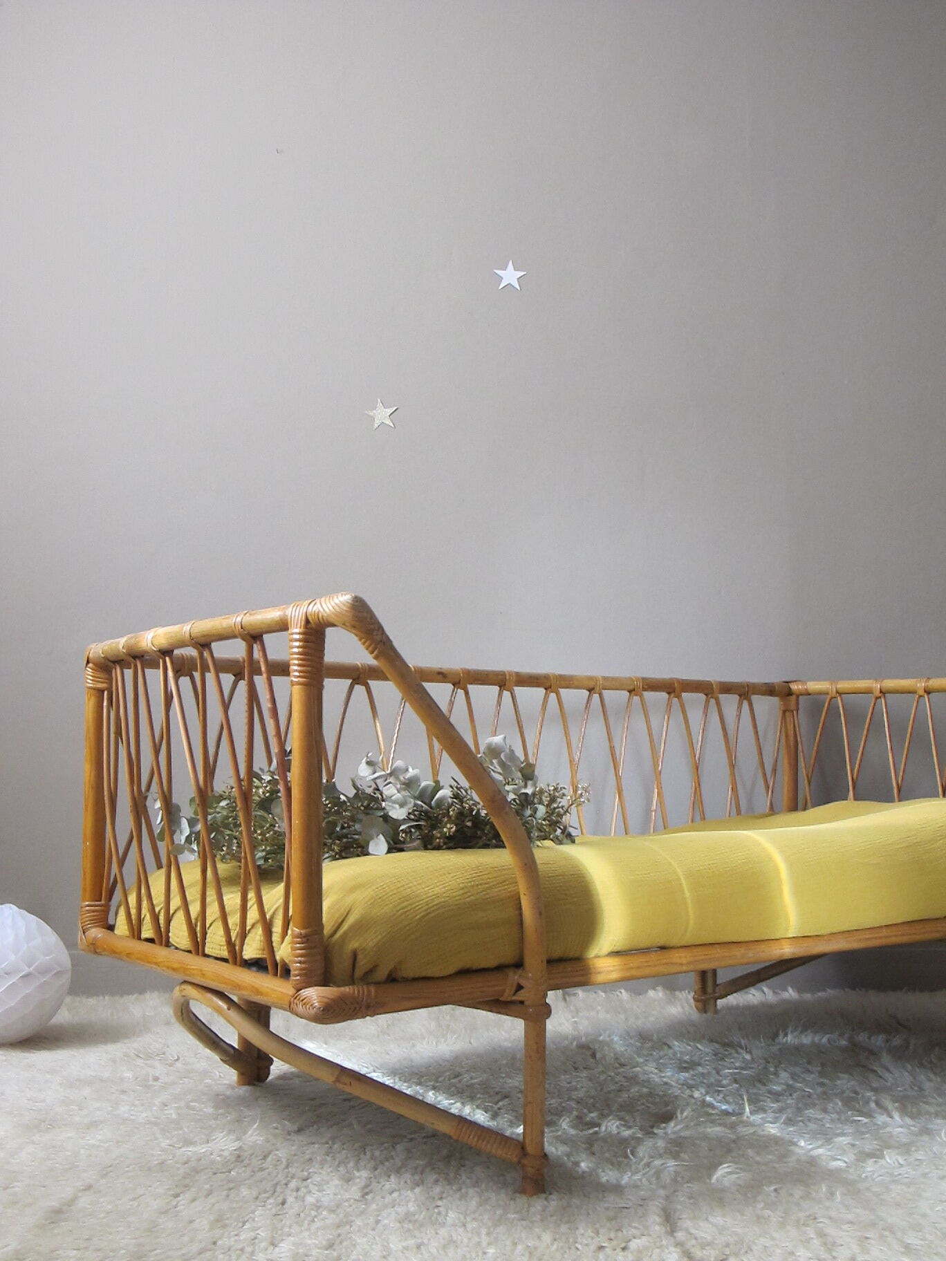 Extendable bed rattan