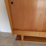 Superb tall sideboard in light oak, French work from the early 1950s