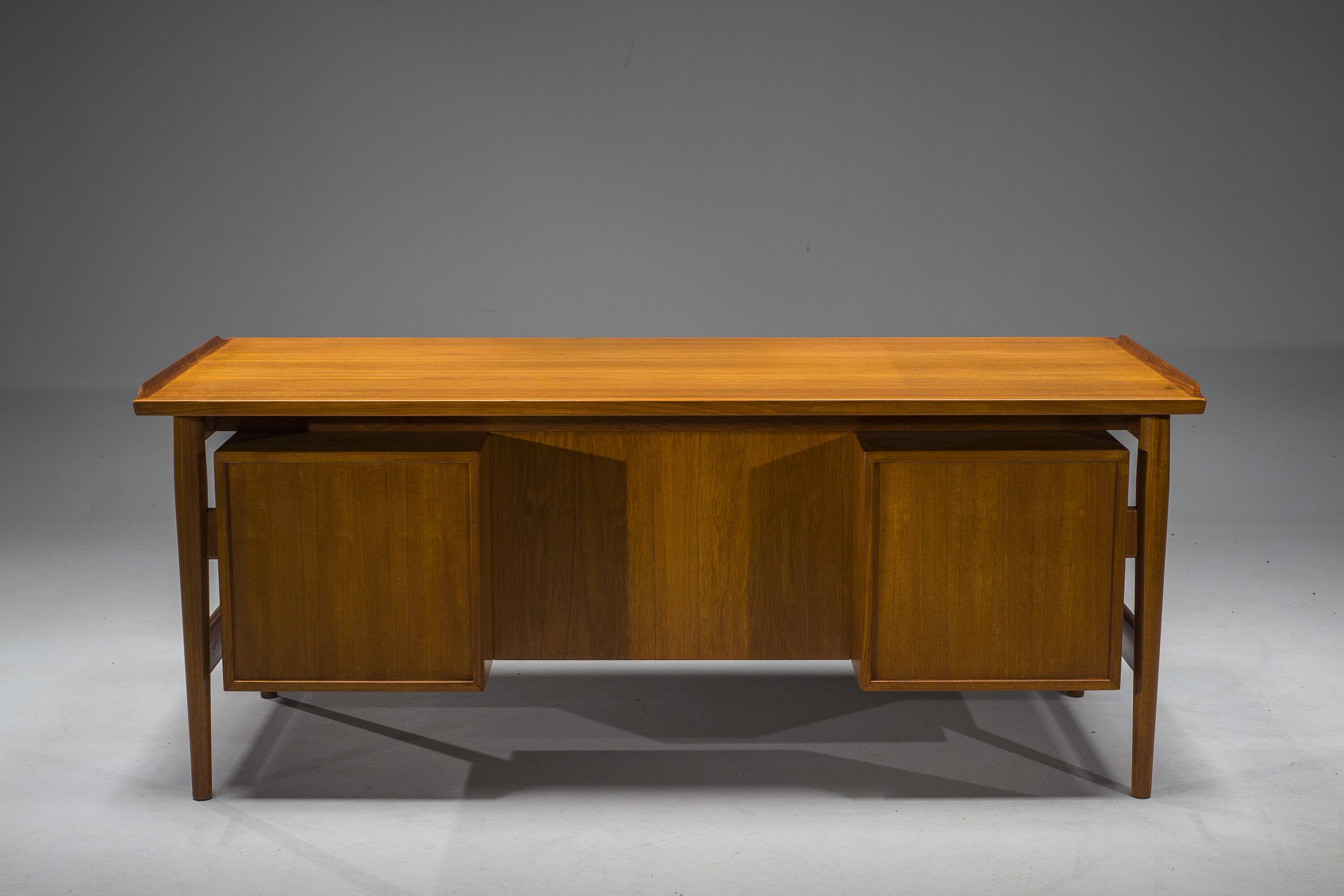 Model 207 Desk in Teak by Arne Vodder for Sibast, 1960s