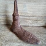 Children's shoemaker's anvil in cast iron