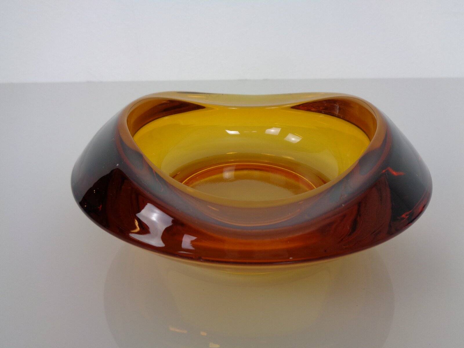 Amber and Blue Sklo Union Glass Ashtrays by Rudolf Jurnikl, Czechoslovakia, 1960s, Set of 2